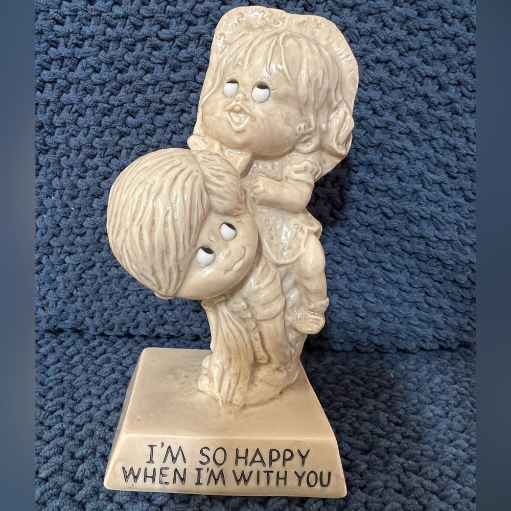 W & R Berries Vintage figurine